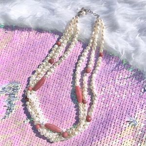 💕BEAUTIFUL PEARL & PINK BEADED NECKLACE💕